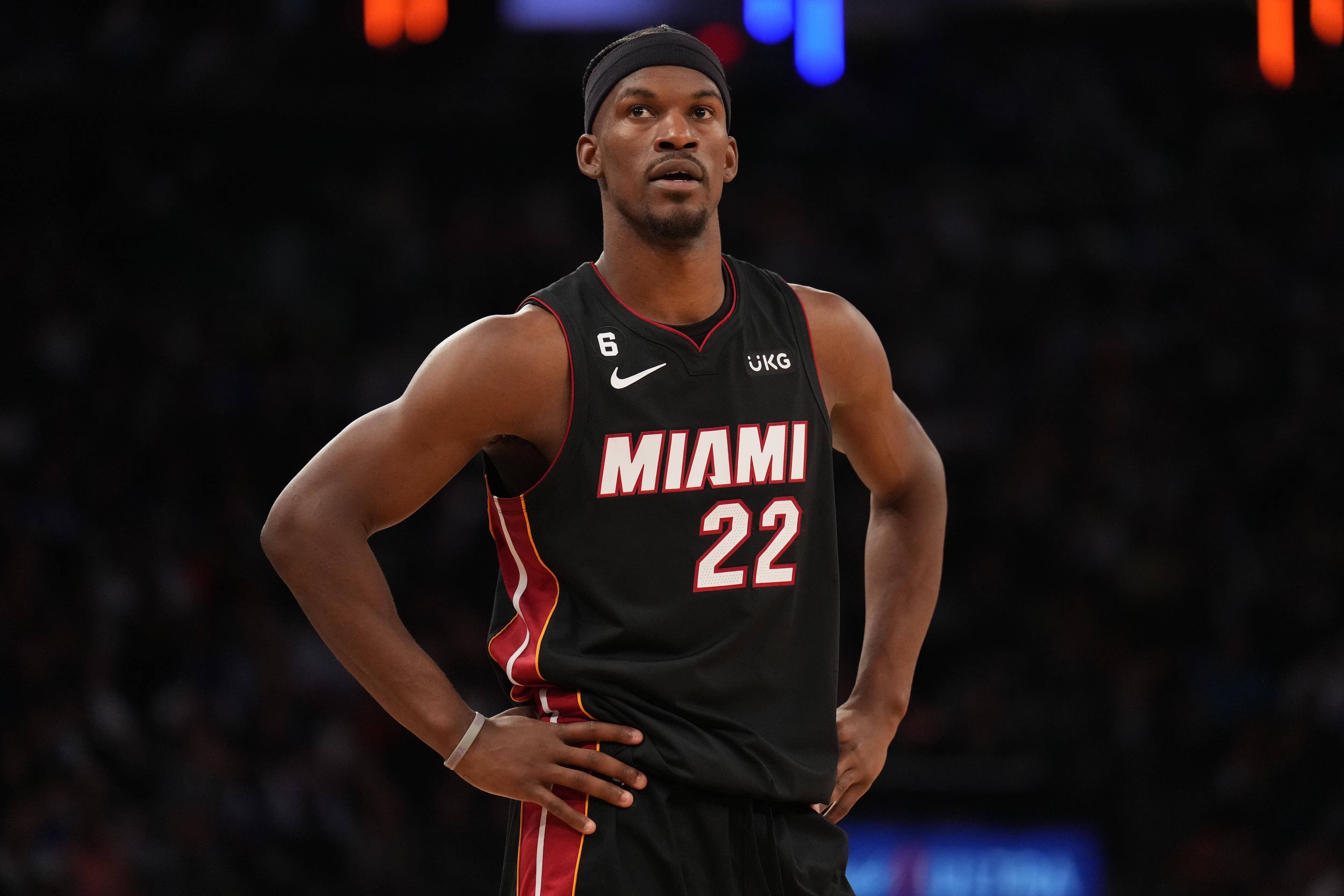 巴塞罗那不断突破!,巴特勒连续十五场比赛得分超过爆冷全场沸腾不已 巴塞罗那不断突破!,巴特勒连续十五场比赛得分超过爆冷全场沸腾不已