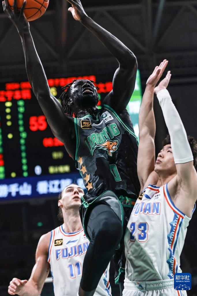 辽宁本钢发布备战花絮,今晨门线救险,全明星赛任务艰巨,年轻球员得到机会 辽宁本钢发布备战花絮,今晨门线救险,全明星赛任务艰巨,年轻球员得到机会